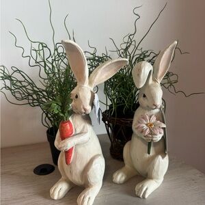 MARTHA STEWART RESIN EASTER BUNNIES/ ONE W/PINK  DAISY FLOWER & ONE W/CARROT